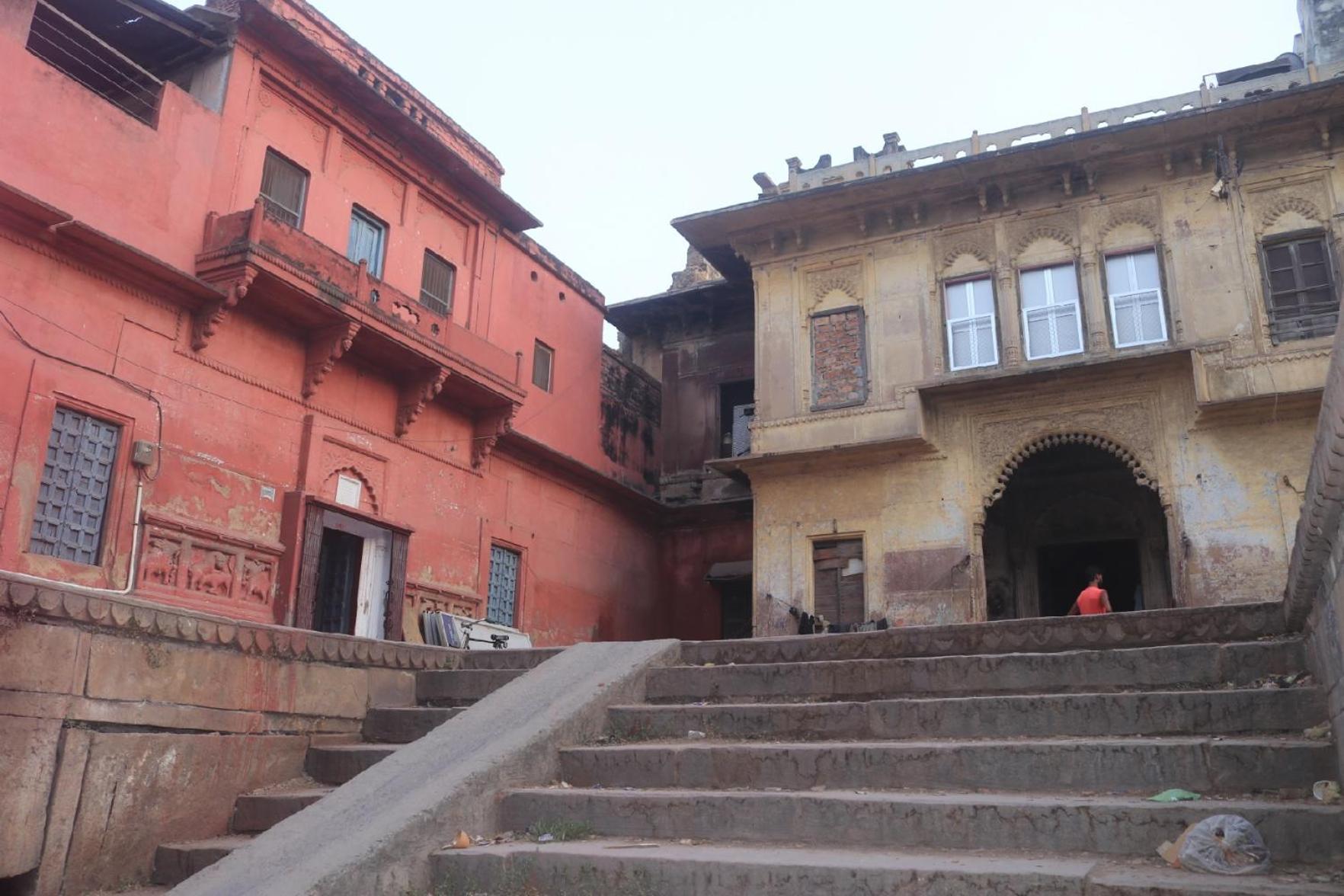 Отель Kiran Residency Near Vishwanath Temple Варанаси Экстерьер фото